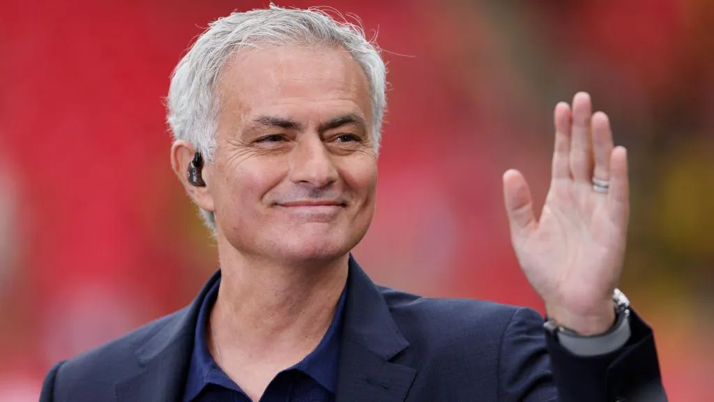 Which person says no to this Portuguese giant? - The Special One touches down for negotiations